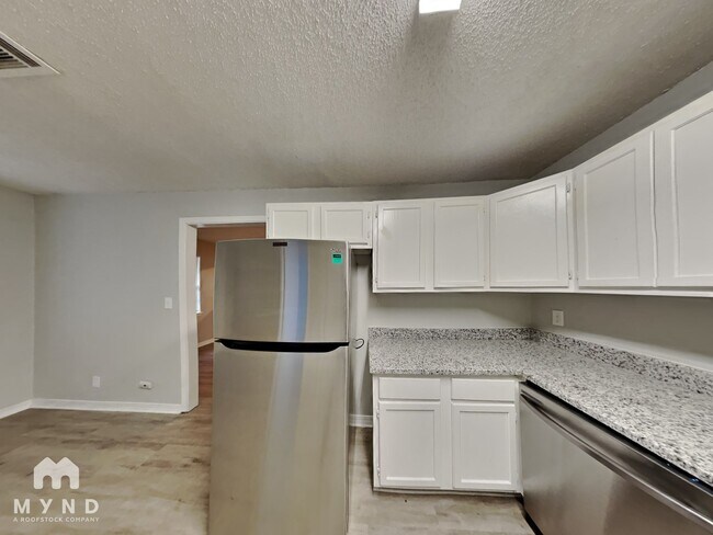 Foto del edificio - 1729 E Red Bird Ln