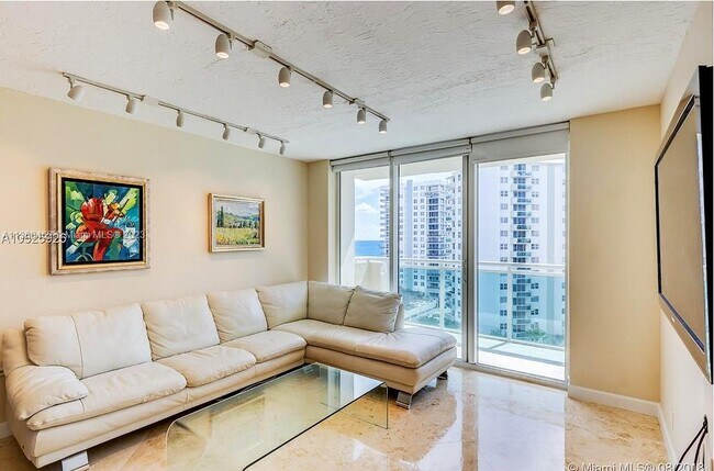 Building Photo - 3000 S Ocean Dr