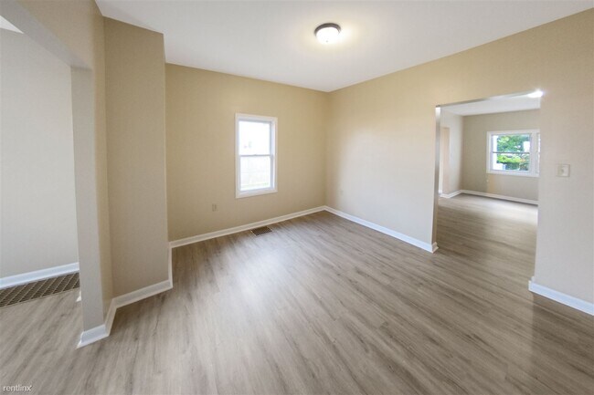 Building Photo - 3 br, 1 bath House - 587 S Ogontz St