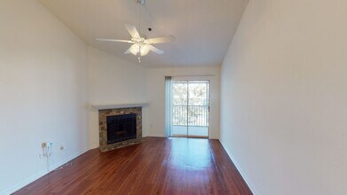 Interior Photo - Regatta Shores