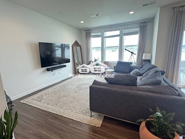 Foto del edificio - 7216 Walnut Grove Ln N
