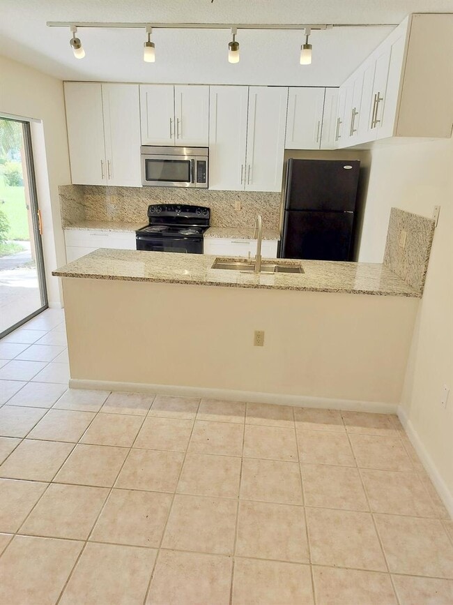 Building Photo - 579 Green Springs Pl