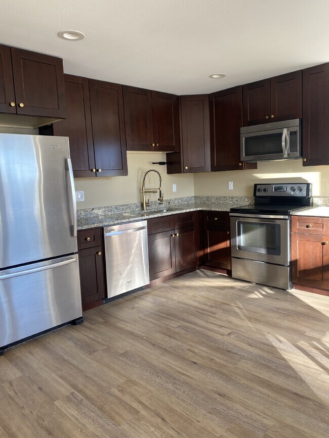 Foto del edificio - 2 Bedroom Duplex in Manitou - Prospect