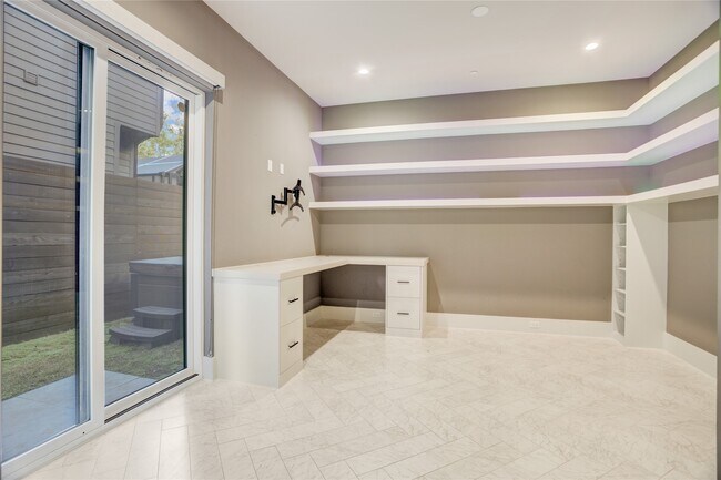 Foto del edificio - 1116 Peden St