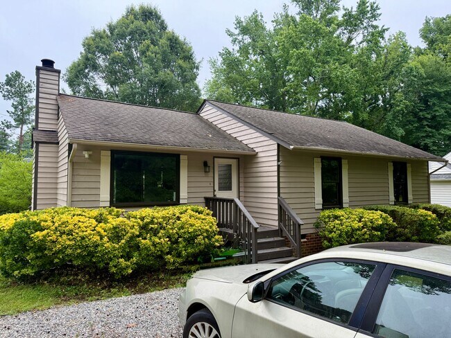 Foto del edificio - Adorable Recently Renovated 3 Bed 1.5 Bath...