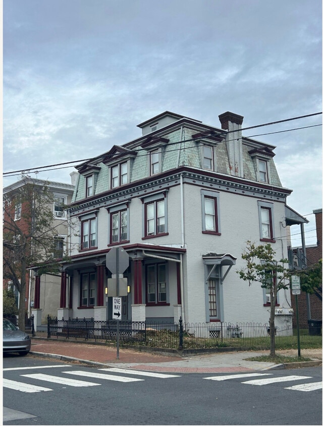 Primary Photo - 600 N Washington St