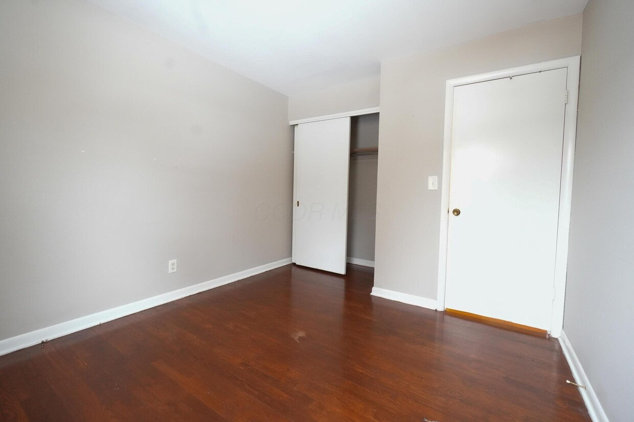 Foto principal - 545 Rosslyn Ave