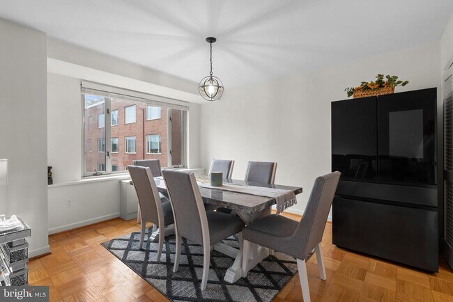 Foto del edificio - 4301 Massachusetts Ave NW