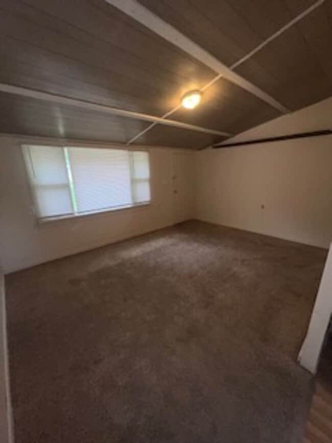 Building Photo - 2506 Rheinhardt Ave