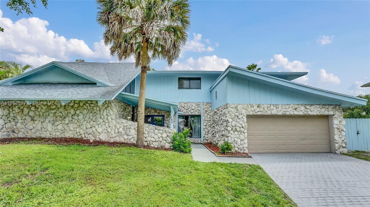 Primary Photo - 540 SW 101st Ave