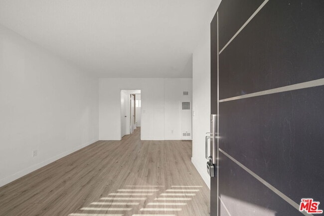 Foto del edificio - 1310 W Valencia Dr