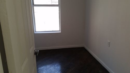 Building Photo - 154 E 92nd St