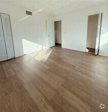 Building Photo - 2106 Sherwood Forest Blvd