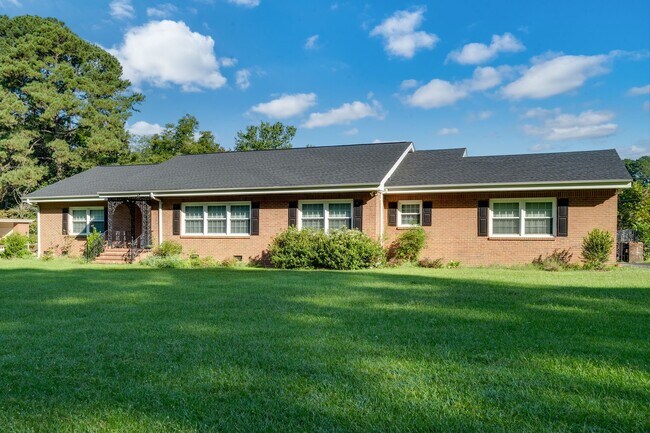 Foto del edificio - 159 Meadowbrook Ln