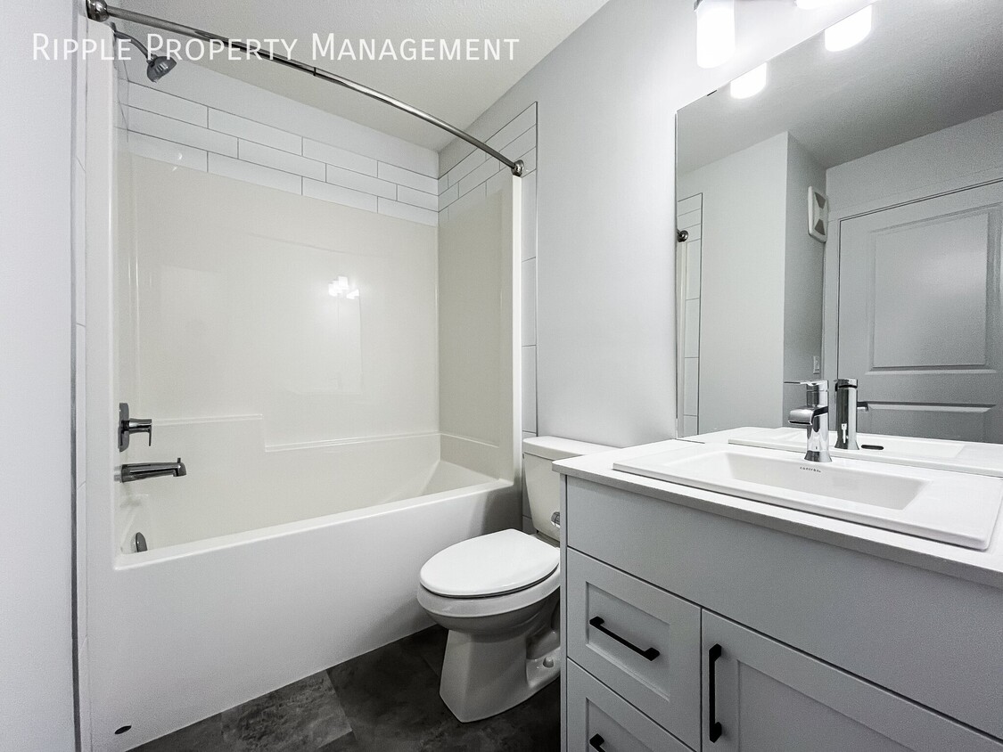 Building Photo - AMAZING 1 BED BASEMENT SUITE | MODERN LIVING IN THE ORCHARDS