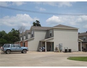 Building Photo - 522 Birmingham St SW
