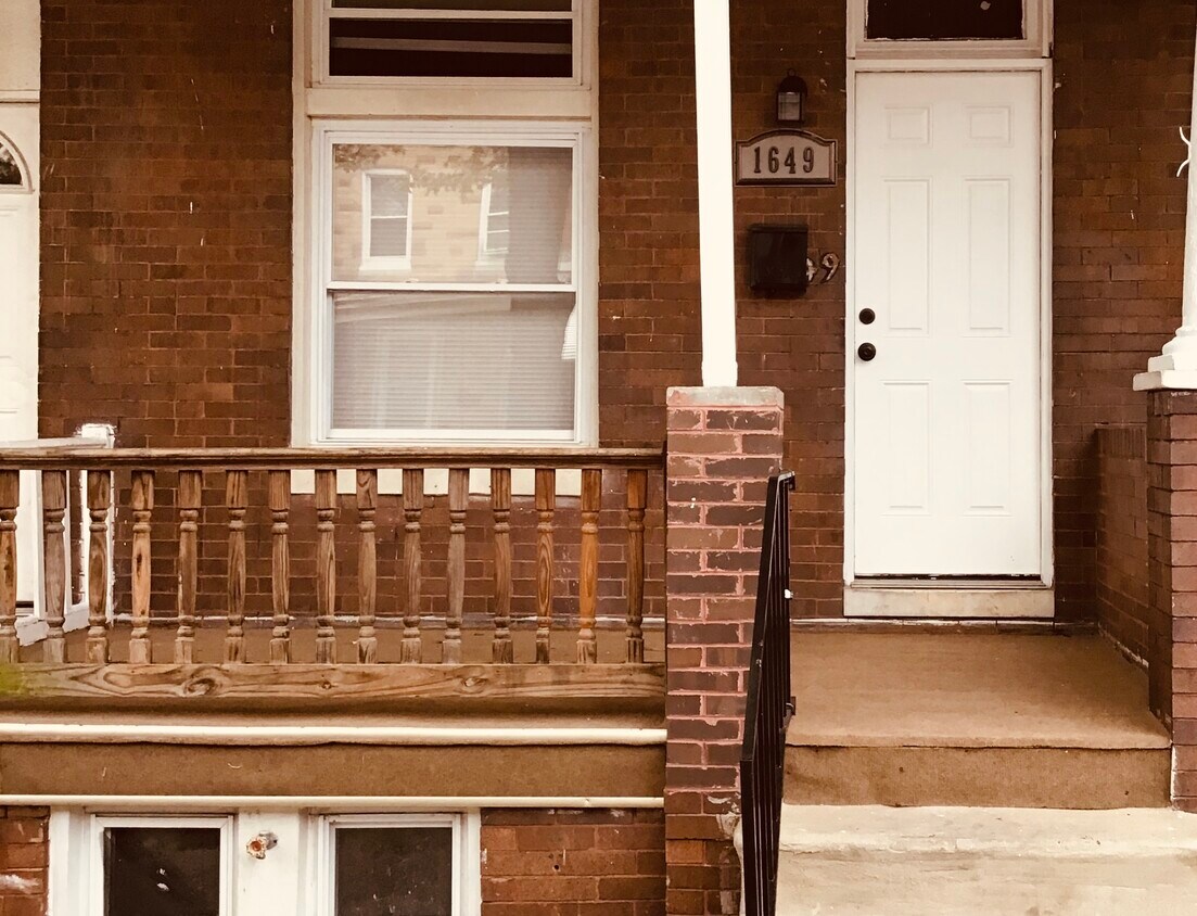 Primary Photo - 1649 Normal Ave