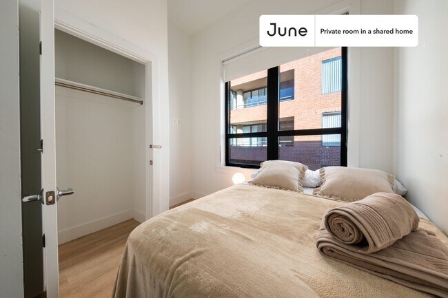 Foto del edificio - Room in Shared 4 bed/2 bath home