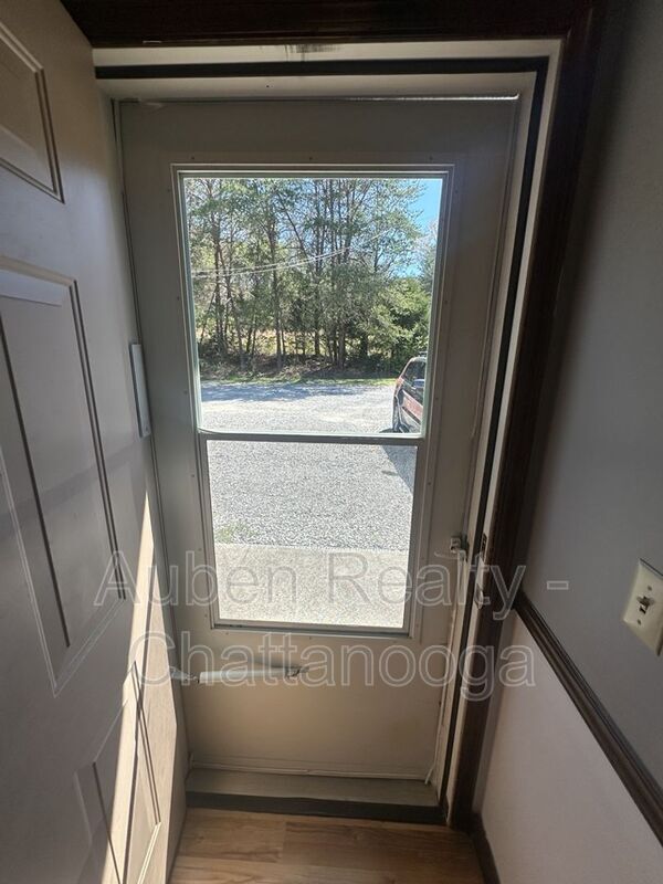 Foto del edificio - 504 E Valley Rd