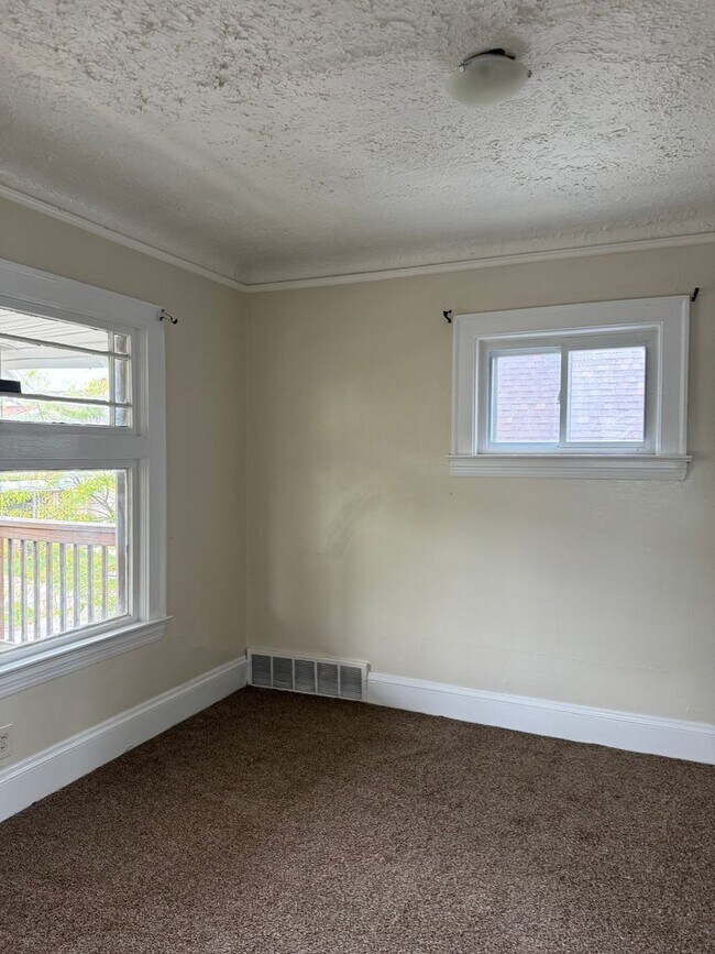 Foto del edificio - 4115 E 143rd St