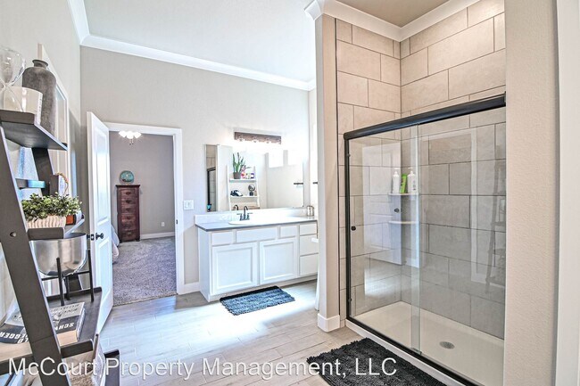 Foto del edificio - 4 br, 3 bath House - 2405 Bastrop Ave