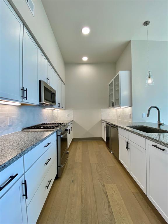 Building Photo - 3316 Oak Grove Ave