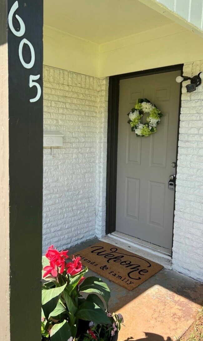 Welcome Home - 605 W Point Tap Rd