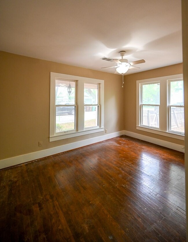 Building Photo - Charming 2 Bed 1 Bath Denton TX