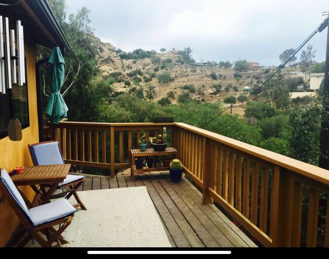 Foto del edificio - 47 Box Canyon Rd