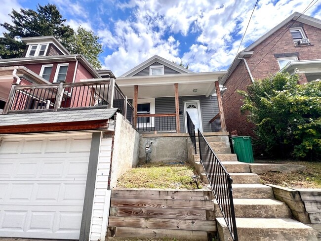 Building Photo - 924 Lenz Ave