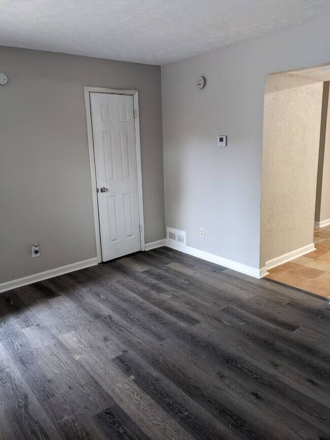 Foto del edificio - 1219 Creek Forest Ct NW