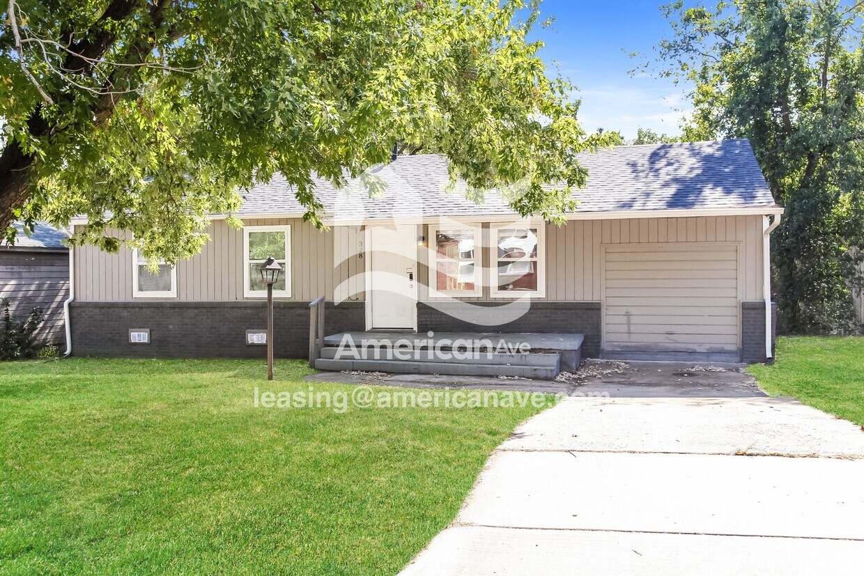 Foto principal - 328 W 46th Pl N