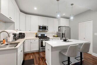 Building Photo - 3026 N Allen Ave