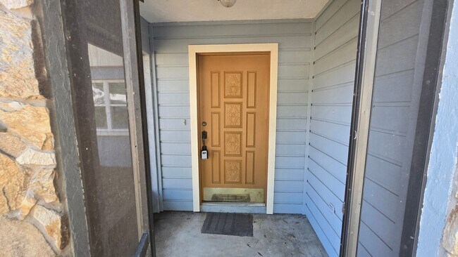 Foto del edificio - Charming 2BR/2BA + 1 car garage with Large Backyard in Sarasota