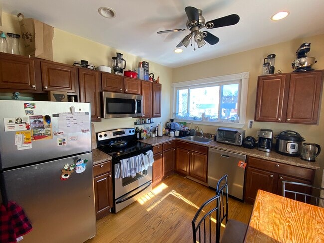 Building Photo - 39 Gorham St