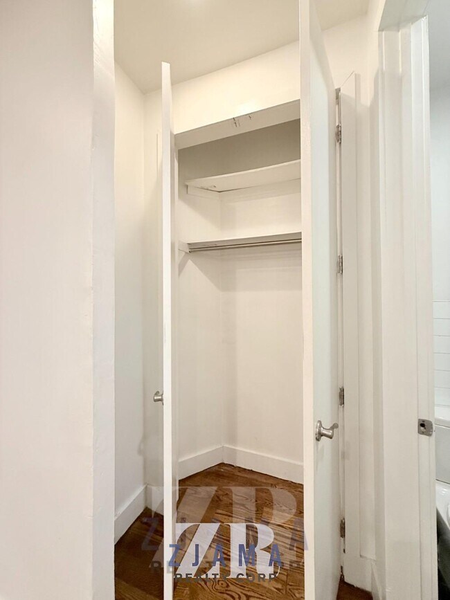 Foto del edificio - 410 Eastern Pkwy