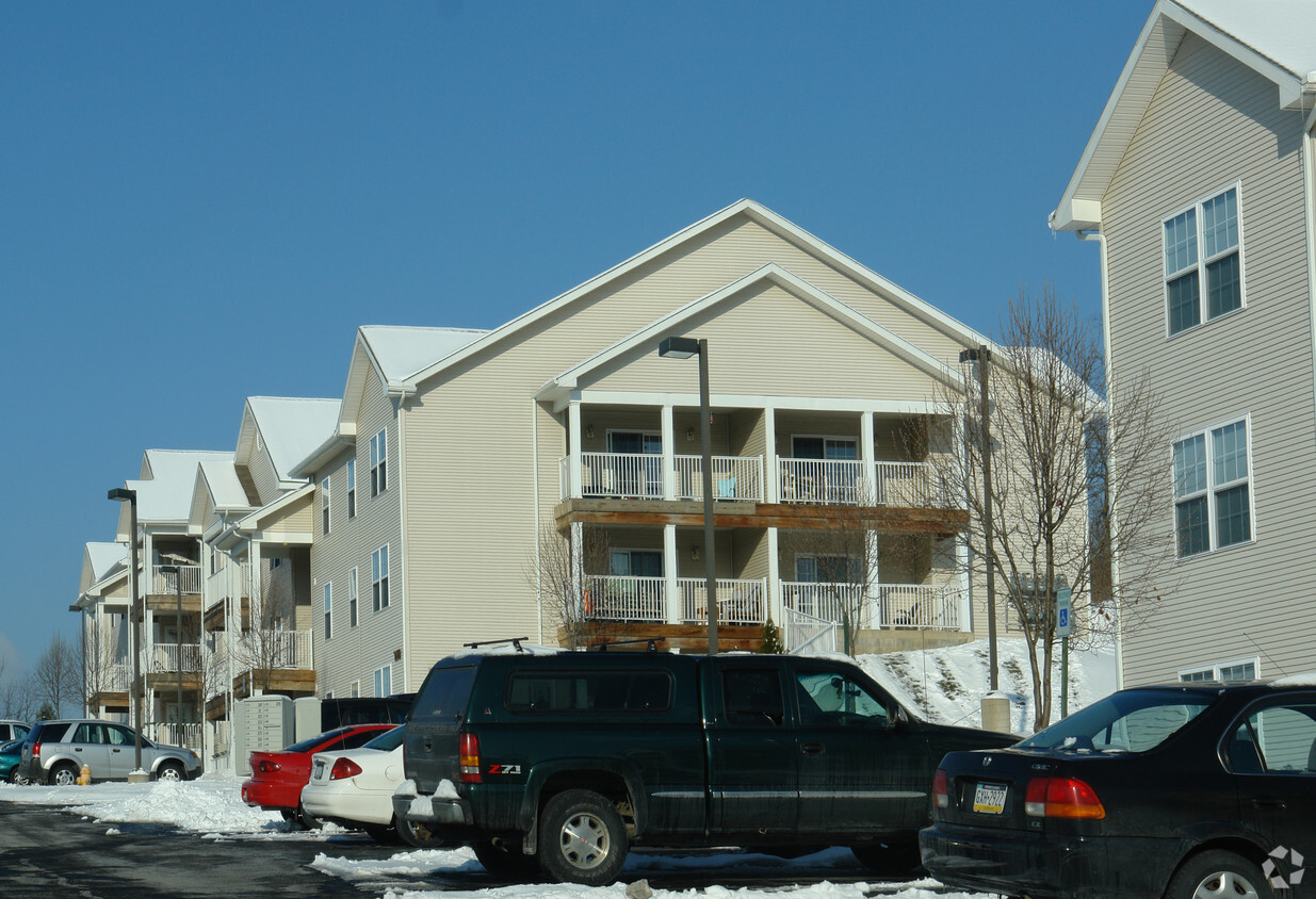 Primary Photo - Pleasant Hills Apartments