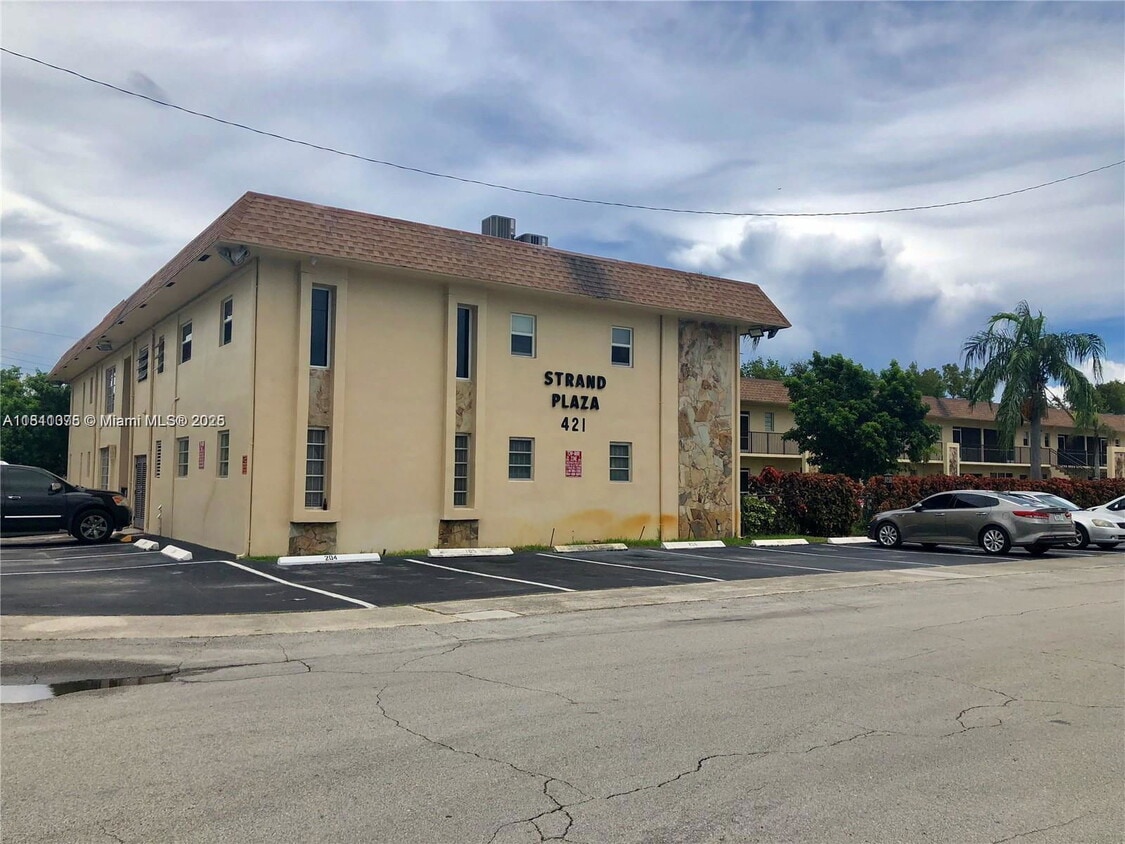 Photo - 421 Northeast 1st Street Apt #101, Hallandale Beach, FL 33009 - 2 BR 2 BA Condo