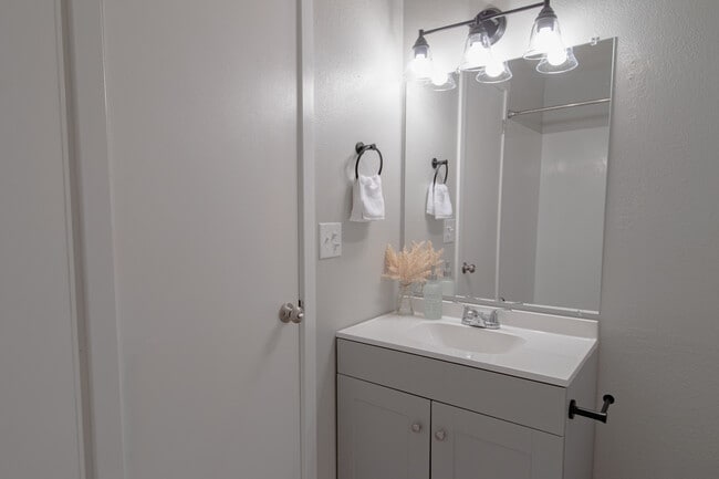 Building Photo - Jefferson West