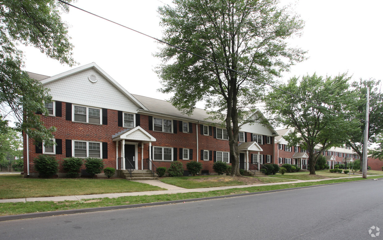 Primary Photo - Easton Place Apartments