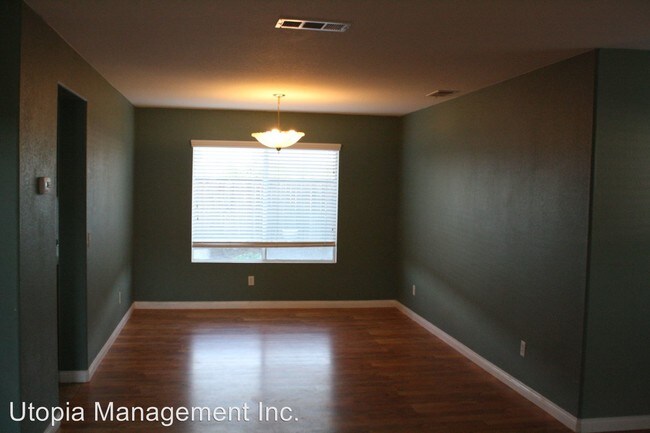 Building Photo - 4 br, 3 bath House - 23682 Canyon Heights Dr
