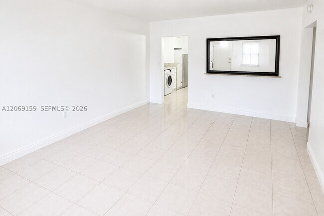 Foto del edificio - 985 SW 10th St
