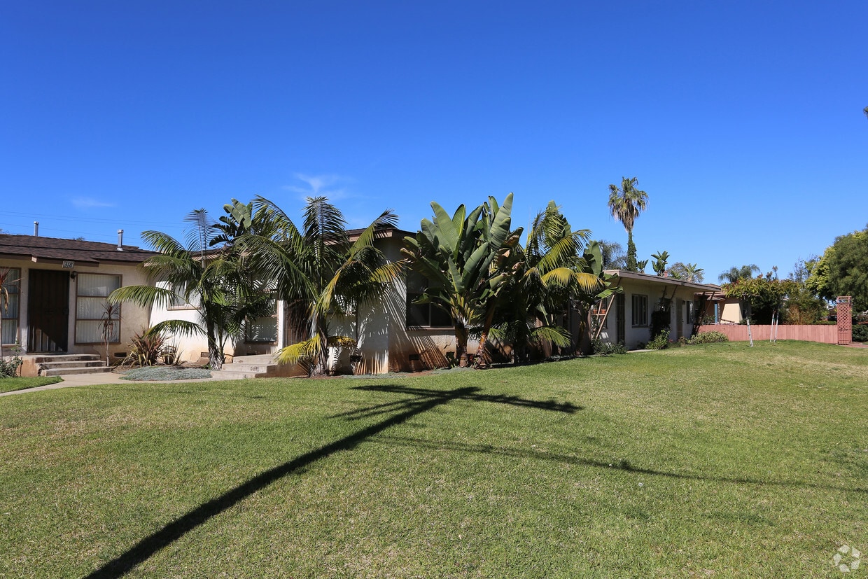 Building Photo - 1635 S Tremont St