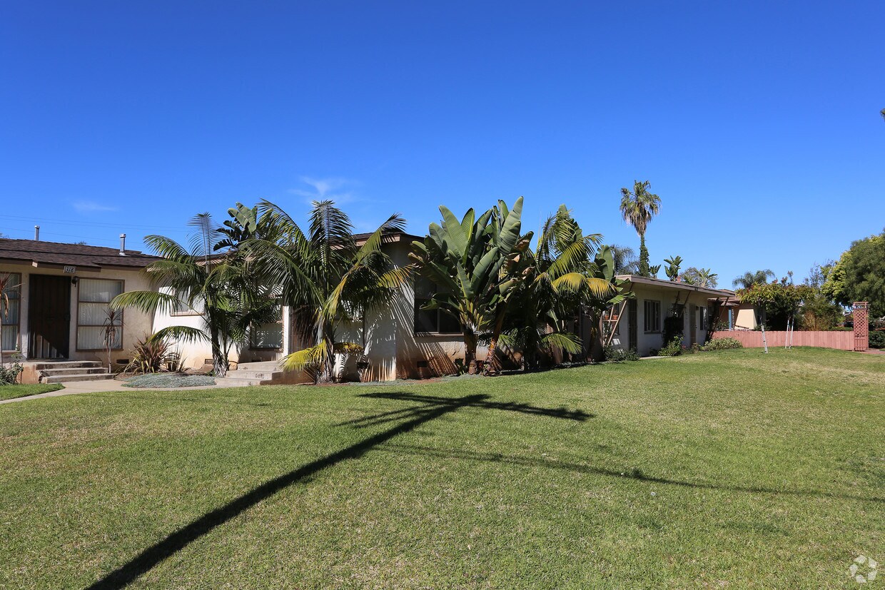 Foto del edificio - 1635 S Tremont St