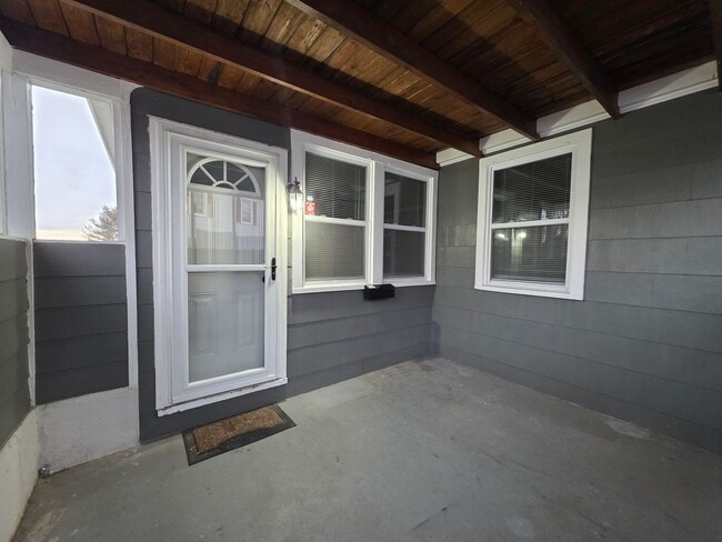 Building Photo - 116 Sixth Ave