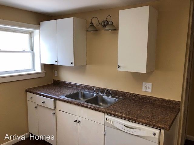 Foto principal - 350 1/2 Hacker Rd