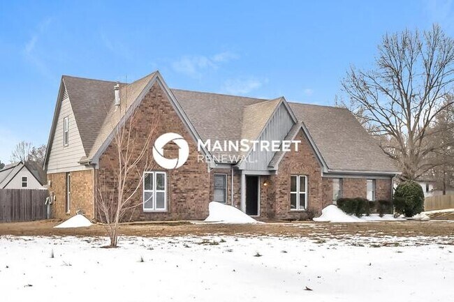 Foto del edificio - 4 Bedroom Pet-Friendly Home in COLLIERVILLE, TN with Main Street Renewal