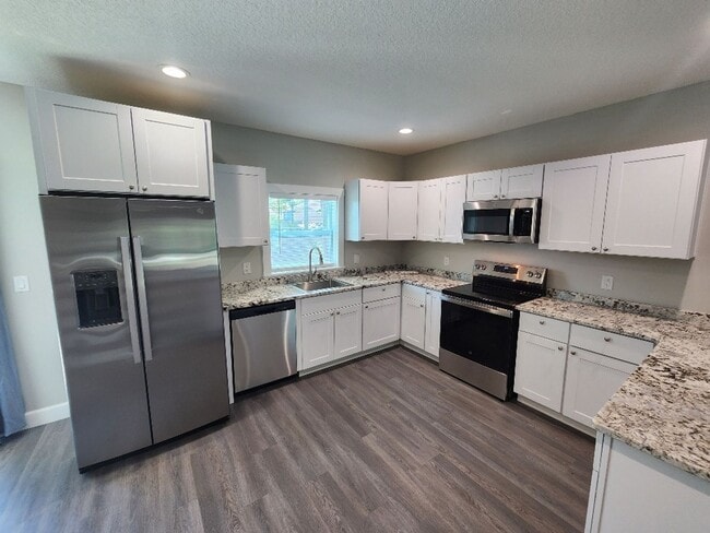 Building Photo - Brand New 2 Story Edgewater Duplex