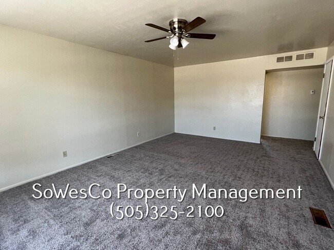 Foto del edificio - 3 Bedroom 2 Bath, Newer Flooring, Paint & ...