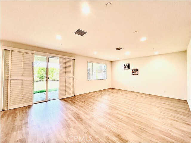 Building Photo - 2961 E Silver Sky Dr